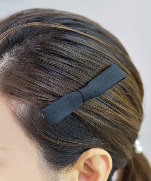 Fun & Daily（ファンアンドデイリー）の「F&D : リボンヘアクリップ（バレッタ/ヘアクリップ・レディース・ブラック/パープル/ネイビー/ワインレッド/ブルー・FREE）」の2枚目の写真