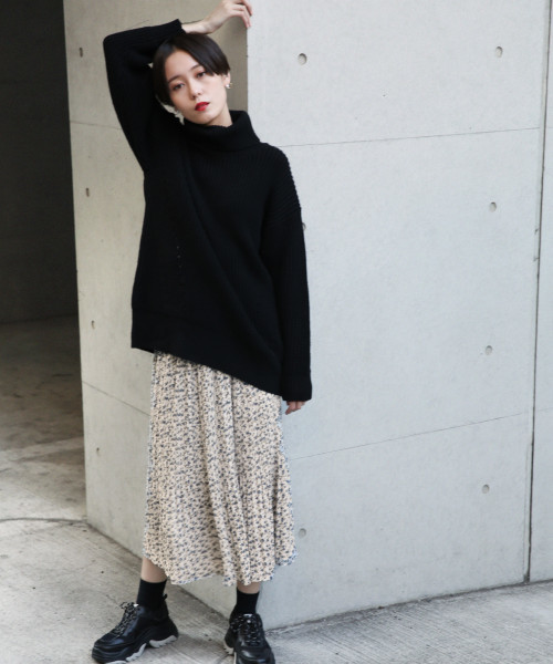 LOWRYS FARM（ローリーズファーム）の「アゼタートルチュニック　818844（ニット/セーター・レディース・ブラック/ベージュ/パープル/アイボリー・FREE）」の15枚目の写真