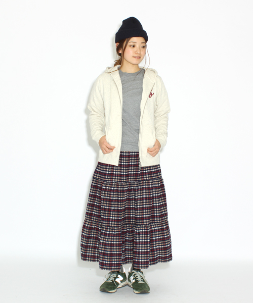 BEAMS BOY(ビームスボーイ)の「□BEAMS BOY / プリント ネル ティアード スカート**(スカート・レディース・ブラック/ベージュ/ブラウン/ダークブラウン/グリーン/インディゴブルー/ネイビー・ONE SIZE)」の4枚目の写真