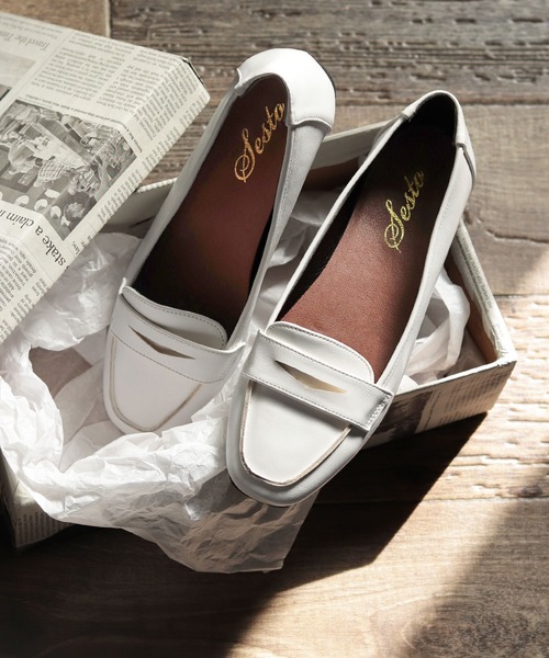 SESTO（セスト）の「スクエアトゥコインローファーパンプス（ローファー・レディース・ブラック/パイソン/レオパード/キャメル/シルバー/チェック/ホワイト・22.5cm/23.5cm/24.5cm/25.5cm/23.0cm/24.0cm/22.0cm）」の2枚目の写真