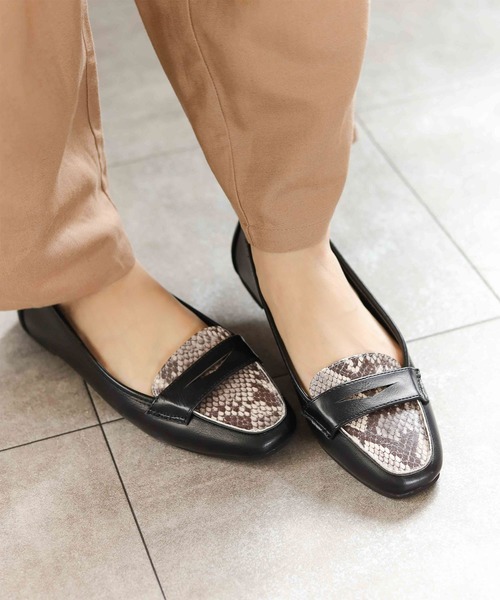 SESTO（セスト）の「スクエアトゥコインローファーパンプス（ローファー・レディース・ブラック/パイソン/レオパード/キャメル/シルバー/チェック/ホワイト・22.5cm/23.5cm/24.5cm/25.5cm/23.0cm/24.0cm/22.0cm）」の15枚目の写真