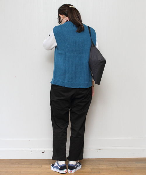 THIBAULT VAN DER STRAETE（ティボー・ヴァン・ダル・ストラット）の「THIBAULT  VAN DER STRAETE / ティボーヴァンダルスラット　ニットベスト KNIT VEST（ベスト・レディース・ブルー/アイボリー/ボルドー/タン・S）」の8枚目の写真