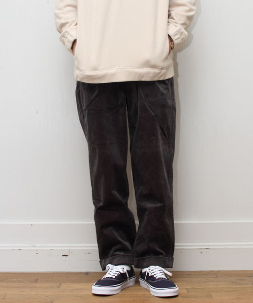 Gramicci(グラミチ)の「GRAMICCI / グラミチ コーデュロイタックテーパード CORDUROY TUCK TAPERD(その他パンツ・メンズ・ベージュ/キャメル/ブラック/チャコールグレー・S/M/L/XL)」の2枚目の写真