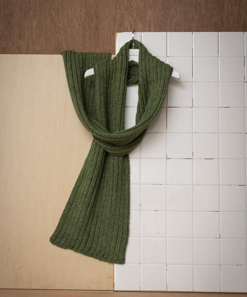MAISON SPECIAL(メゾンスペシャル)の「【MADE IN ITALY】ワイドリブニットマフラー 【MAISON SPECIAL/メゾンスペシャル】(マフラー・メンズ・ブラック/オレンジ/グリーン・FREE)」の1枚目の写真