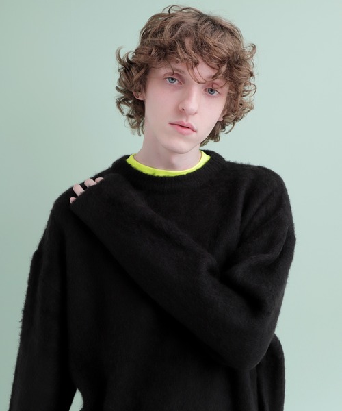 EMMA CLOTHES(エマクローズ)の「オーバーサイズモヘアーライクニット(ニット/セーター・メンズ・ブラック/ベージュ/グリーン・FREE)」の2枚目の写真