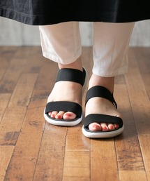 片手で履ける 楽ちん スポーツサンダル