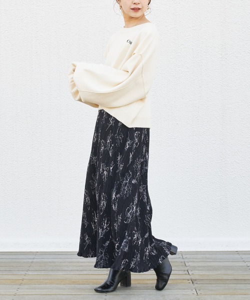 Chico（チコ）の「ラインフラワーロングフレアスカート