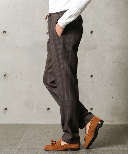 MEN'S BIGI（メンズビギ）の「アムンゼンマルチストライププリント パンツ（スラックス・メンズ・ネイビー/ブラウン・01/02/03/04）」の11枚目の写真
