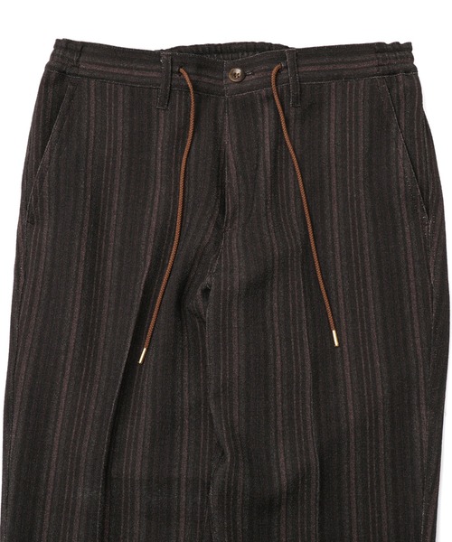 MEN'S BIGI（メンズビギ）の「アムンゼンマルチストライププリント パンツ（スラックス・メンズ・ネイビー/ブラウン・01/02/03/04）」の17枚目の写真