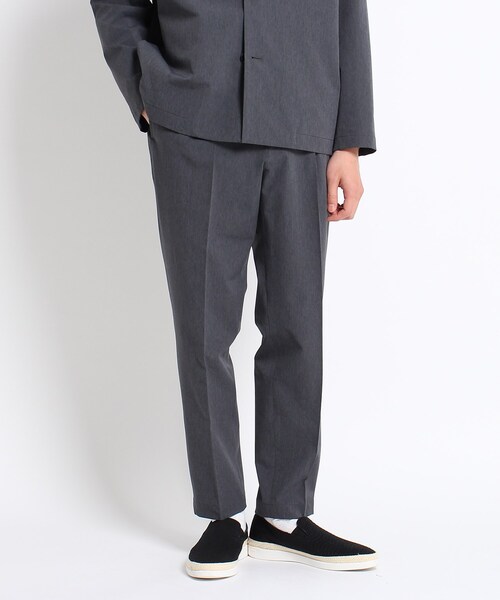 TAKEO KIKUCHI(タケオキクチ)の「◆4WAY リップストップ シャンブレー イージーパンツ(スーツパンツ・メンズ・サンドベージュ/ブラック/ネイビー/チャコールグレー・03/02/04/01)」の1枚目の写真