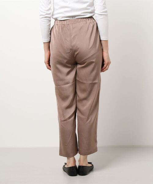 AULI（アウリィ）の「【低身長向けサイズ】サテンリラックスパンツ（その他パンツ・レディース・ブラック/ブルーグリーン/グレイッシュベージュ・XS）」の19枚目の写真