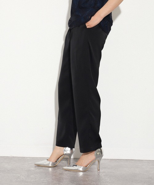 AULI（アウリィ）の「【低身長向けサイズ】サテンリラックスパンツ（その他パンツ・レディース・ブラック/ブルーグリーン/グレイッシュベージュ・XS）」の12枚目の写真