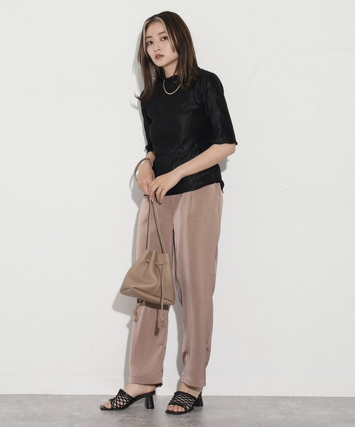 AULI（アウリィ）の「【低身長向けサイズ】サテンリラックスパンツ（その他パンツ・レディース・ブラック/ブルーグリーン/グレイッシュベージュ・XS）」の9枚目の写真