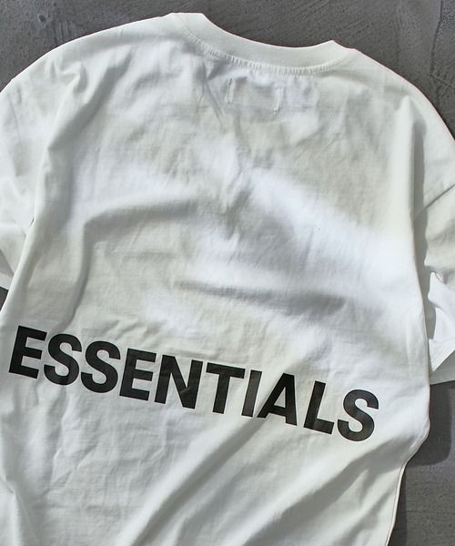 FOG ESSENTIALS（エフオージーエッセンシャルズ）の「【FOG ESSENTIALS/エフオージーエッセンシャルズ】Boxy Graphic/ボクシー グラフィック プリントTシャツ/ユニセックス（Tシャツ/カットソー・メンズ・ホワイト/ブラック/グレー・SMALL/MEDIUM/LARGE/X-LARGE）」の2枚目の写真