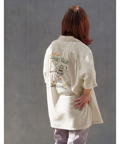 179/WG（イチナナキュウダブルジー）の「後ろ刺繍開襟シャツ（シャツ/ブラウス・レディース・ブルー/ブラック/オフホワイト/オレンジ・MEDIUM）」の2枚目の写真