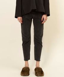 コーデュロイストレッチテーパードパンツ