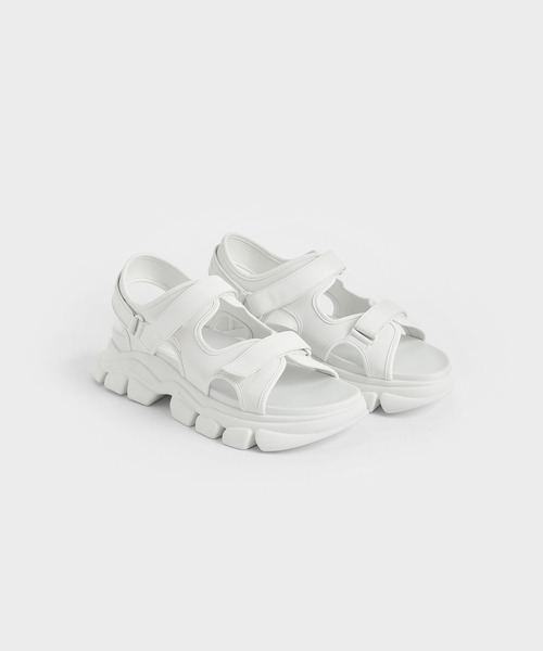 CHARLES & KEITH（チャールズ & キース）の「チャンキースポーツサンダル / Chunky Sports Sandals（スニーカー・レディース・ベージュ/ブラック/ホワイト・22.5cm/23cm/23.5cm/24.5cm/25cm/25.5cm）」の5枚目の写真