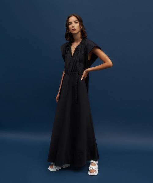 CHARLES & KEITH（チャールズ & キース）の「チャンキースポーツサンダル / Chunky Sports Sandals（スニーカー・レディース・ベージュ/ブラック/ホワイト・22.5cm/23cm/23.5cm/24.5cm/25cm/25.5cm）」の6枚目の写真