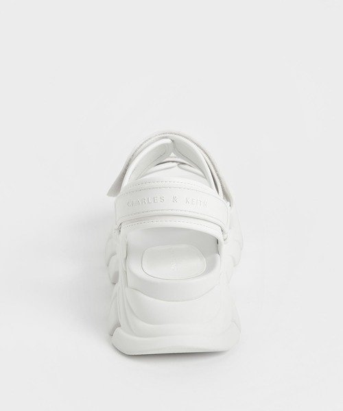 CHARLES & KEITH（チャールズ & キース）の「チャンキースポーツサンダル / Chunky Sports Sandals（スニーカー・レディース・ベージュ/ブラック/ホワイト・22.5cm/23cm/23.5cm/24.5cm/25cm/25.5cm）」の7枚目の写真