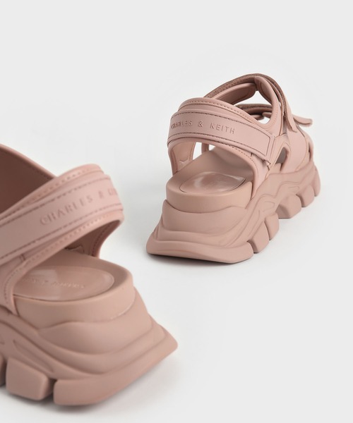 CHARLES & KEITH（チャールズ & キース）の「チャンキースポーツサンダル / Chunky Sports Sandals（スニーカー・レディース・ベージュ/ブラック/ホワイト・22.5cm/23cm/23.5cm/24.5cm/25cm/25.5cm）」の21枚目の写真