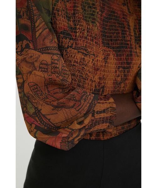 Desigual（デシグアル）の「シャーリング&プリント ブラウス（シャツ/ブラウス・レディース・ブラウン・2L/S/M/L）」の9枚目の写真