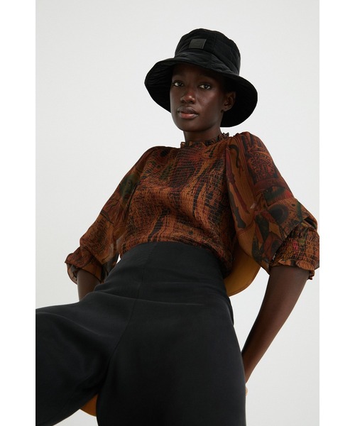 Desigual（デシグアル）の「シャーリング&プリント ブラウス（シャツ/ブラウス・レディース・ブラウン・2L/S/M/L）」の6枚目の写真