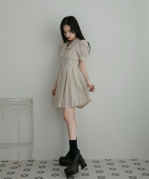 ANDGEEBEE（アンジービー）の「タックスカートシャツワンピ（シャツワンピース・レディース・ライトベージュ/ホワイト・MEDIUM）」の5枚目の写真