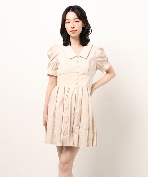 ANDGEEBEE（アンジービー）の「タックスカートシャツワンピ（シャツワンピース・レディース・ライトベージュ/ホワイト・MEDIUM）」の19枚目の写真