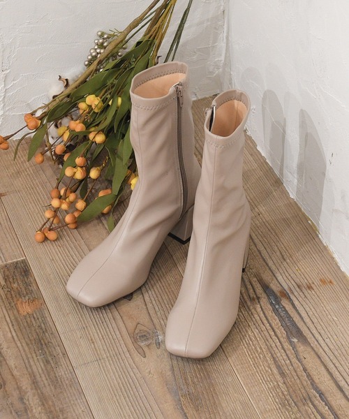 sango（sango）の「ストレッチスクエアトゥチャンキーヒールミディアムブーツ（ブーツ・レディース・ブラック/アイボリー/モカ/グレー系その他/グリーン系その他/グレイッシュベージュ・LL/3L/SS/S/M/L）」の4枚目の写真