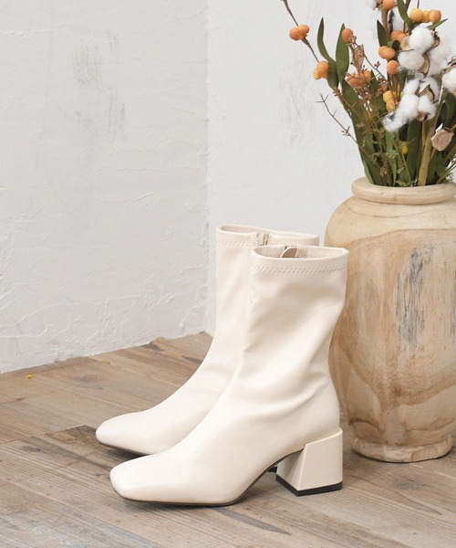 sango（sango）の「ストレッチスクエアトゥチャンキーヒールミディアムブーツ（ブーツ・レディース・ブラック/アイボリー/モカ/グレー系その他/グリーン系その他/グレイッシュベージュ・LL/3L/SS/S/M/L）」の2枚目の写真