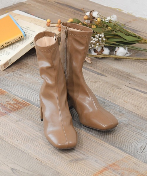 sango（sango）の「ストレッチスクエアトゥチャンキーヒールミディアムブーツ（ブーツ・レディース・ブラック/アイボリー/モカ/グレー系その他/グリーン系その他/グレイッシュベージュ・LL/3L/SS/S/M/L）」の5枚目の写真