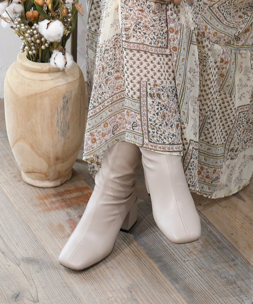 sango（sango）の「ストレッチスクエアトゥチャンキーヒールミディアムブーツ（ブーツ・レディース・ブラック/アイボリー/モカ/グレー系その他/グリーン系その他/グレイッシュベージュ・LL/3L/SS/S/M/L）」の22枚目の写真