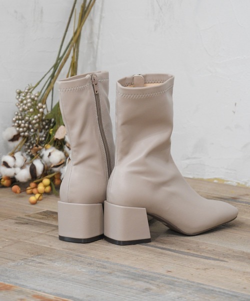 sango（sango）の「ストレッチスクエアトゥチャンキーヒールミディアムブーツ（ブーツ・レディース・ブラック/アイボリー/モカ/グレー系その他/グリーン系その他/グレイッシュベージュ・LL/3L/SS/S/M/L）」の18枚目の写真