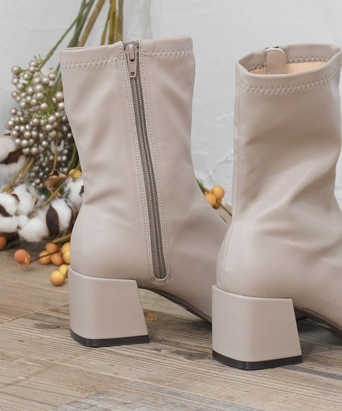 sango（sango）の「ストレッチスクエアトゥチャンキーヒールミディアムブーツ（ブーツ・レディース・ブラック/アイボリー/モカ/グレー系その他/グリーン系その他/グレイッシュベージュ・LL/3L/SS/S/M/L）」の19枚目の写真