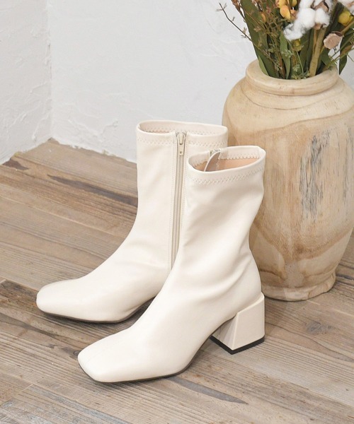 sango（sango）の「ストレッチスクエアトゥチャンキーヒールミディアムブーツ（ブーツ・レディース・ブラック/アイボリー/モカ/グレー系その他/グリーン系その他/グレイッシュベージュ・LL/3L/SS/S/M/L）」の15枚目の写真