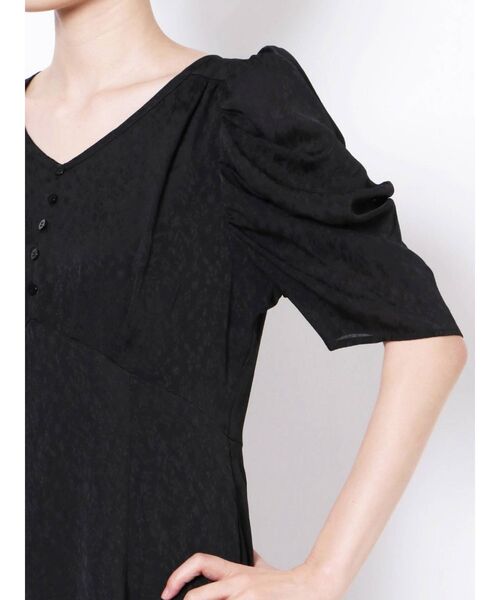 LAGUNAMOON（ラグナムーン）の「ジャガードサテンワンピース（ドレス・レディース・ブラック/ベージュ/ブルー・SMALL/MEDIUM）」の7枚目の写真