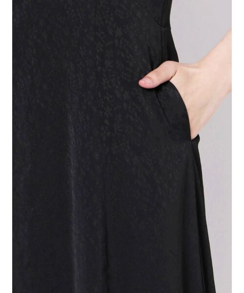 LAGUNAMOON（ラグナムーン）の「ジャガードサテンワンピース（ドレス・レディース・ブラック/ベージュ/ブルー・SMALL/MEDIUM）」の8枚目の写真