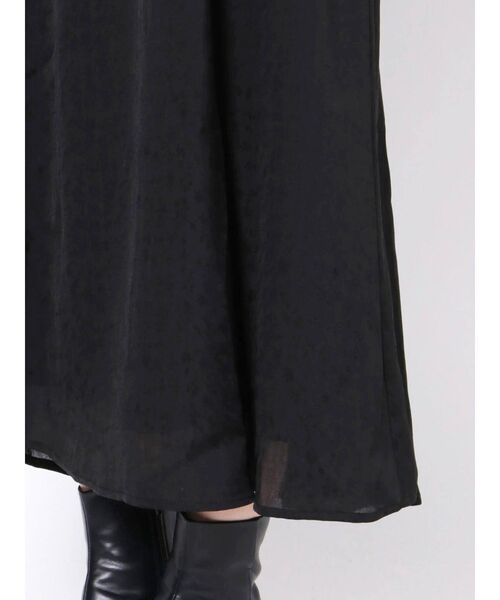 LAGUNAMOON（ラグナムーン）の「ジャガードサテンワンピース（ドレス・レディース・ブラック/ベージュ/ブルー・SMALL/MEDIUM）」の9枚目の写真