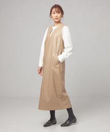 Torrazzo Donna | <TORRAZZO DONNA(トラッゾドンナ)>フェイクレザー スリットネック ジャンパースカート(ジャンパースカート)