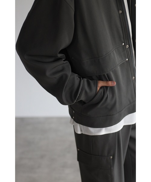 CREARE -LINO-（クレアーレリノ）の「オーバーサイズ ビッグポケット 比翼ブルゾン <セットアップ>（ブルゾン・メンズ・ブラック/グレー/カーキ・M/L）」の5枚目の写真