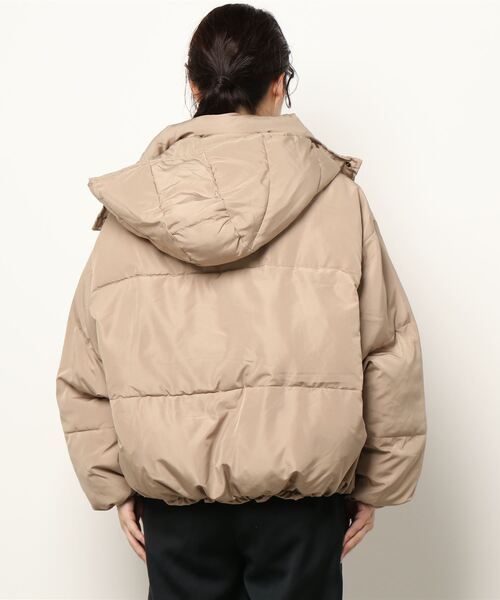 HONEYSUCKLE ROSE（ハニーサックルローズ）の「【HONEYSUCKLE ROSE】ショート中綿ジャケット（その他アウター・レディース・ベージュ/ブラック/オフホワイト・M/L）」の5枚目の写真