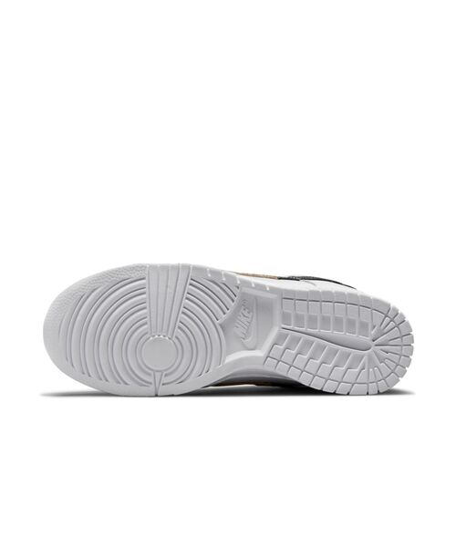 NIKE(ナイキ)の「ナイキ ダンク LOW SE ウィメンズシューズ / Nike Dunk Low SE <22.5-29cm 展開>(スニーカー・レディース・ホワイト/ブラック・23/24/25/26/27/28/29/28.5/25.5/26.5/27.5/22.5/24.5/23.5)」の14枚目の写真