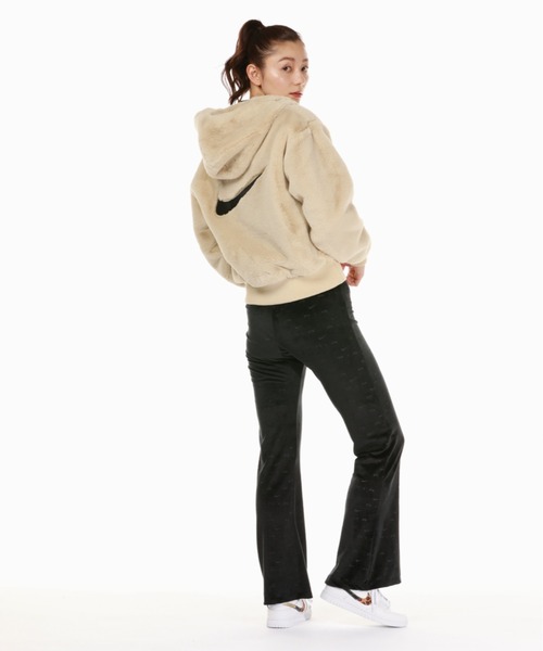 NIKE(ナイキ)の「ナイキ ダンク LOW SE ウィメンズシューズ / Nike Dunk Low SE <22.5-29cm 展開>(スニーカー・レディース・ホワイト/ブラック・23/24/25/26/27/28/29/28.5/25.5/26.5/27.5/22.5/24.5/23.5)」の19枚目の写真