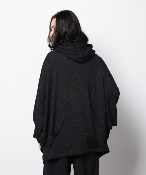 nude:masahiko maruyama（ヌードマサヒコマルヤマ）の「【別注】nude:masahiko maruyama/ヌード:マサヒコ マルヤマ/Dolman Sleeve Oversiz PK（パーカー・メンズ・チャコール・2）」の2枚目の写真