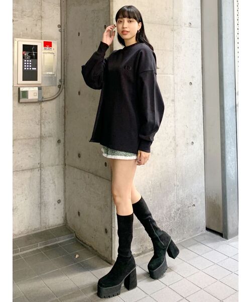 EMODA（エモダ）の「スリットロングプルオーバー（Tシャツ/カットソー・レディース・ホワイト/ブラック/ベージュ・FREE）」の5枚目の写真