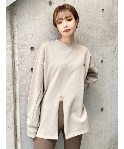 EMODA（エモダ）の「スリットロングプルオーバー（Tシャツ/カットソー・レディース・ホワイト/ブラック/ベージュ・FREE）」の6枚目の写真