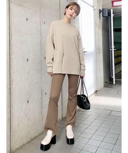 EMODA（エモダ）の「スリットロングプルオーバー（Tシャツ/カットソー・レディース・ホワイト/ブラック/ベージュ・FREE）」の7枚目の写真