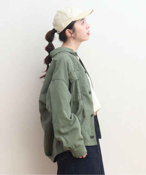 My Fav. CHILD WOMAN(マイファブチャイルドウーマン)の「綿ツイル 硫化染めBIGアーミージャケット(ミリタリージャケット・レディース・カーキ・FREE)」の3枚目の写真
