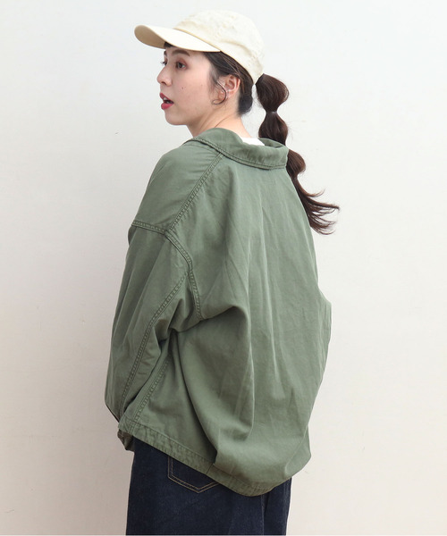 My Fav. CHILD WOMAN(マイファブチャイルドウーマン)の「綿ツイル 硫化染めBIGアーミージャケット(ミリタリージャケット・レディース・カーキ・FREE)」の7枚目の写真