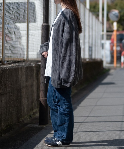 JOHN'S CLOSET（ジョンズクローゼット）の「【i】畦編みVネックバルーンスリーブルーズカーディガン（カーディガン/ボレロ・メンズ・ホワイト/チャコールグレー/サックスブルー/モカ/グリーン/ブラック/マスタード・MEDIUM/LARGE）」の19枚目の写真